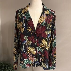 Zara Basics women’s leaf Floral Print button down shirt Top L/S V neck collar L